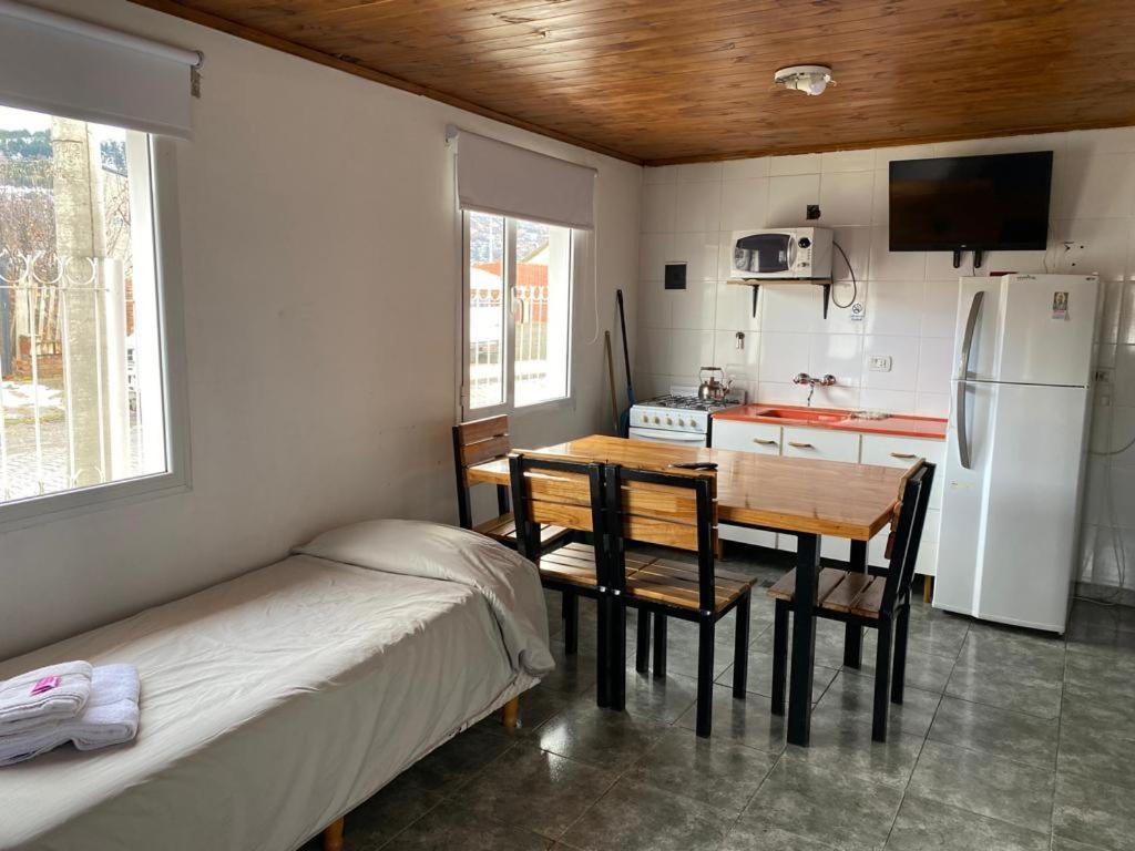 Departamentos Lizkar Apartment Esquel Exterior photo